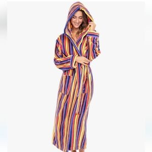 Colorful robe without tie